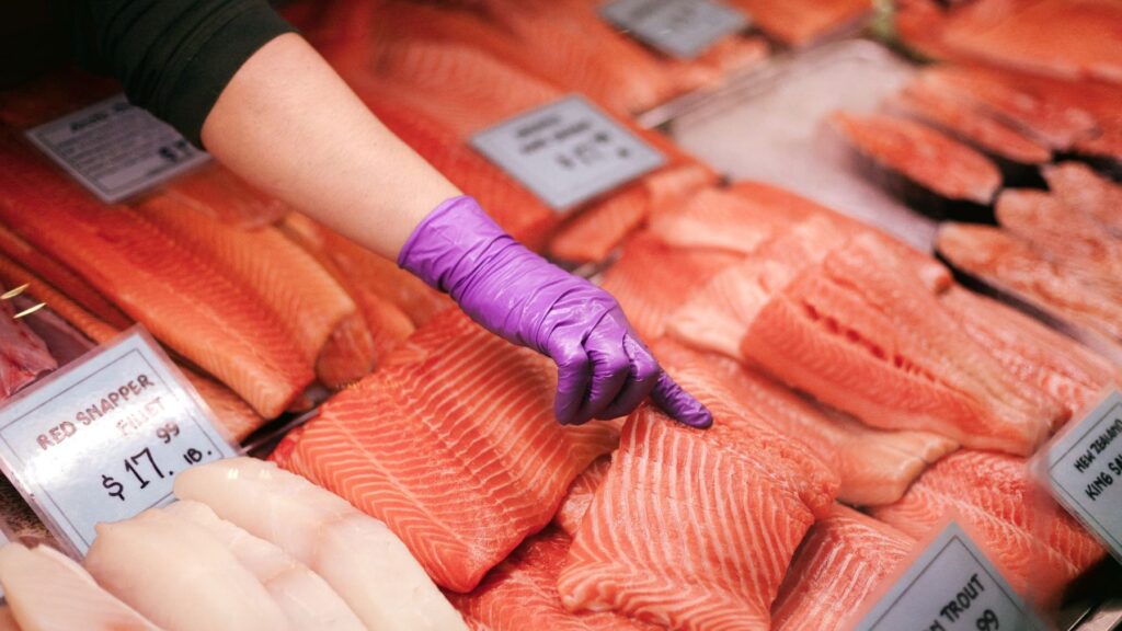 foods that are killing you: farmed fish