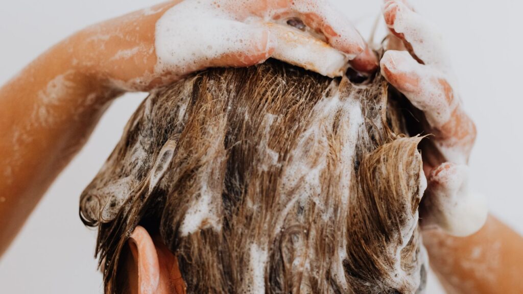 shower mistakes: scalp cleaning